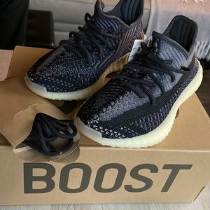 Adidas Yeezy Boost 350 V2 Carbon